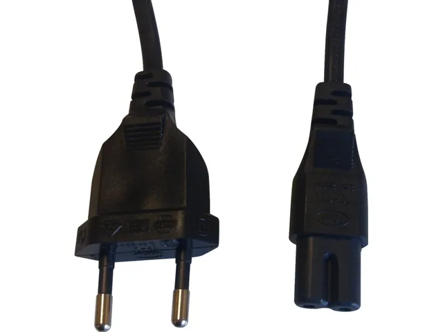 Nätkabel 1,8 meter, svart, försedd med en platt 230 V EURO-kontakt utan jord och en rakapparatskontakt.