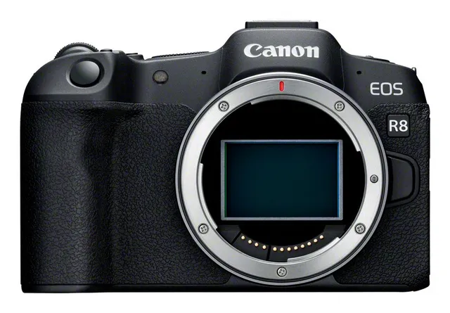Canon EOS R8 + RF 24-50 mm F4.5-6.3 IS STM