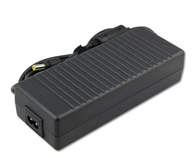 - Strömadapter - 135 Watt - för Acer Asp