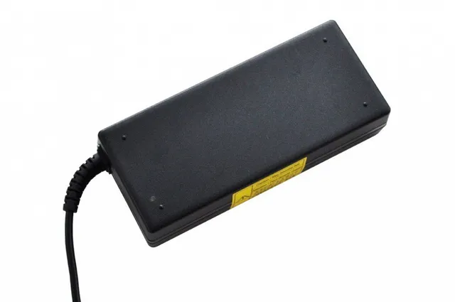 - Strömadapter - 45 Watt - för Aspire R7-371T