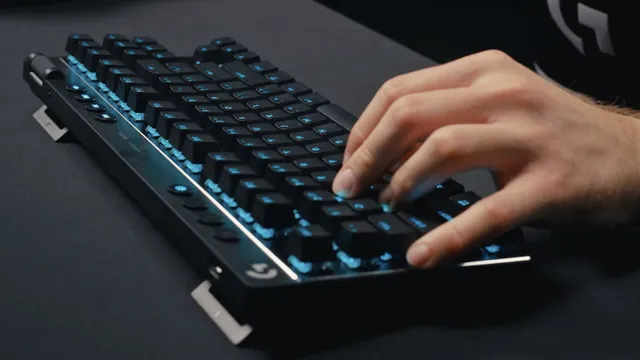 G PRO X TKL - Logitech GX Brown (Tactile) - Tactile - Gaming Keyboard - Utan numpad - Engelska (UK) - Vit