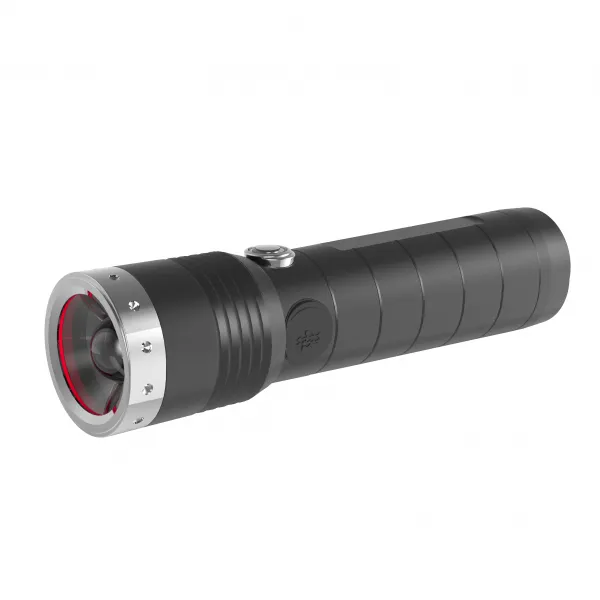 MT14 Flashlight 1000 lm Black