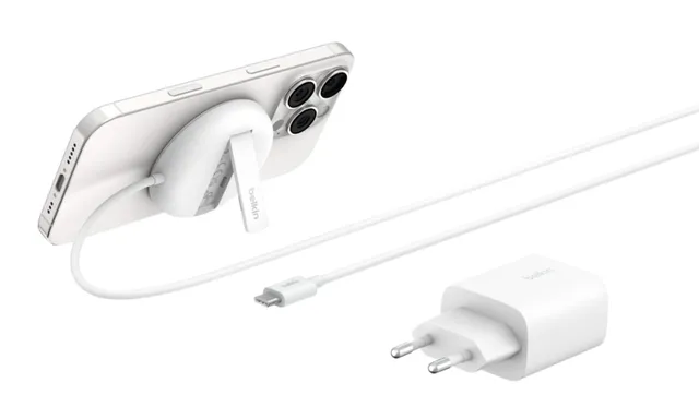 BoostCharge Pro - Trådlös laddningsplatta - magnetisk + växelströmsadapter - 15 watt - Fast Charge - vit