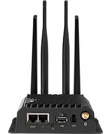 R920 Series R920-C7A - Trådlös router - WWAN 1GbE - Wi-Fi 6 - Dubbelband - 3G, 4G - med 3 års NetCloud Ruggedized IoT Essentials-plan