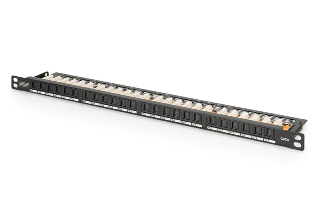 DN-91624U-SL-SH - Patch-panel - CAT 6 - UTP - RJ-45 X 24 - svart, RAL 9005 - 0.5U - 19